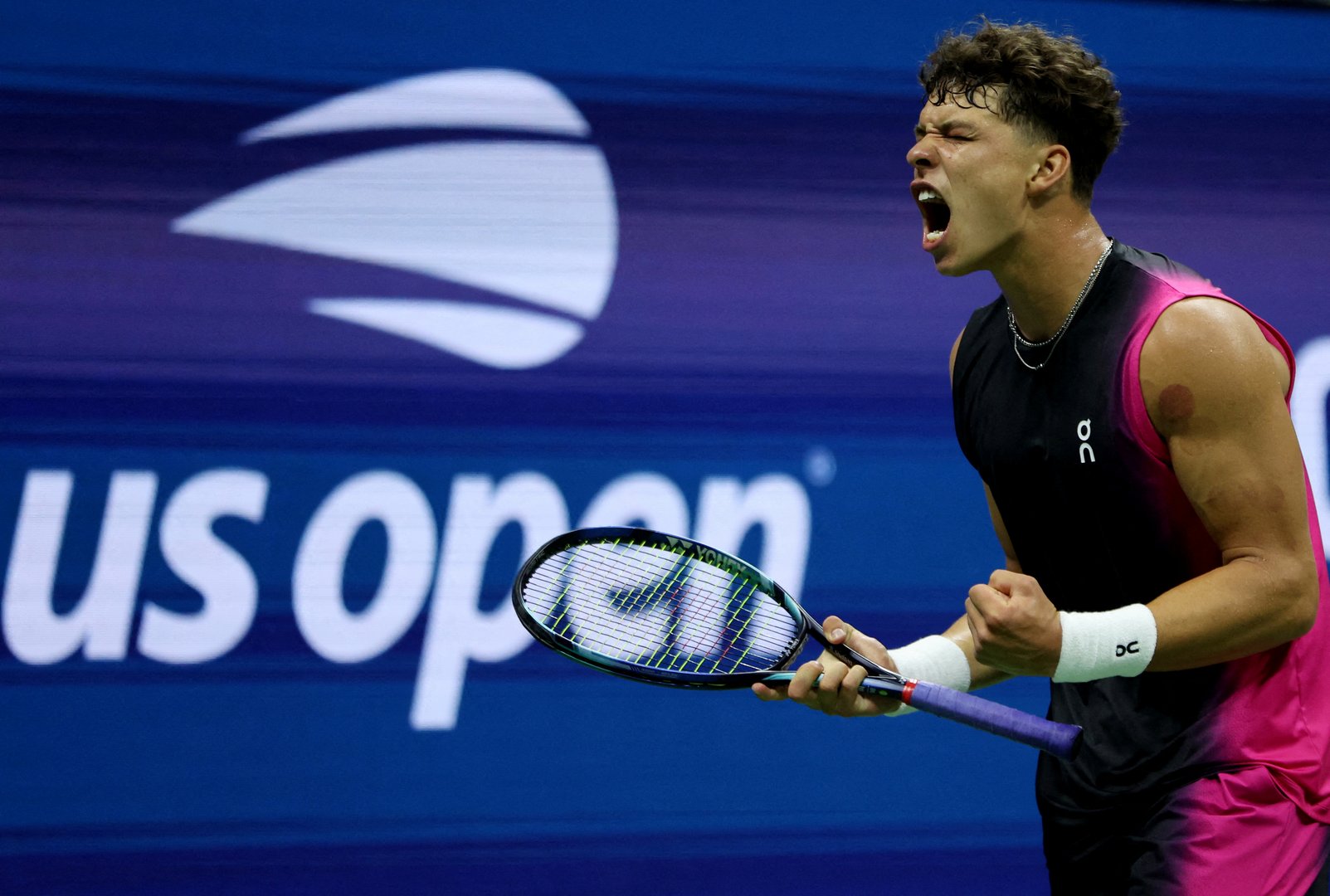 image Shelton blasts past Tiafoe to set up semi final meeting with Djokovic