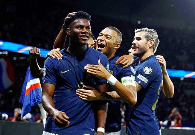 image France maintain perfect record with Ireland win, Early Dutch blitz sinks Greece
