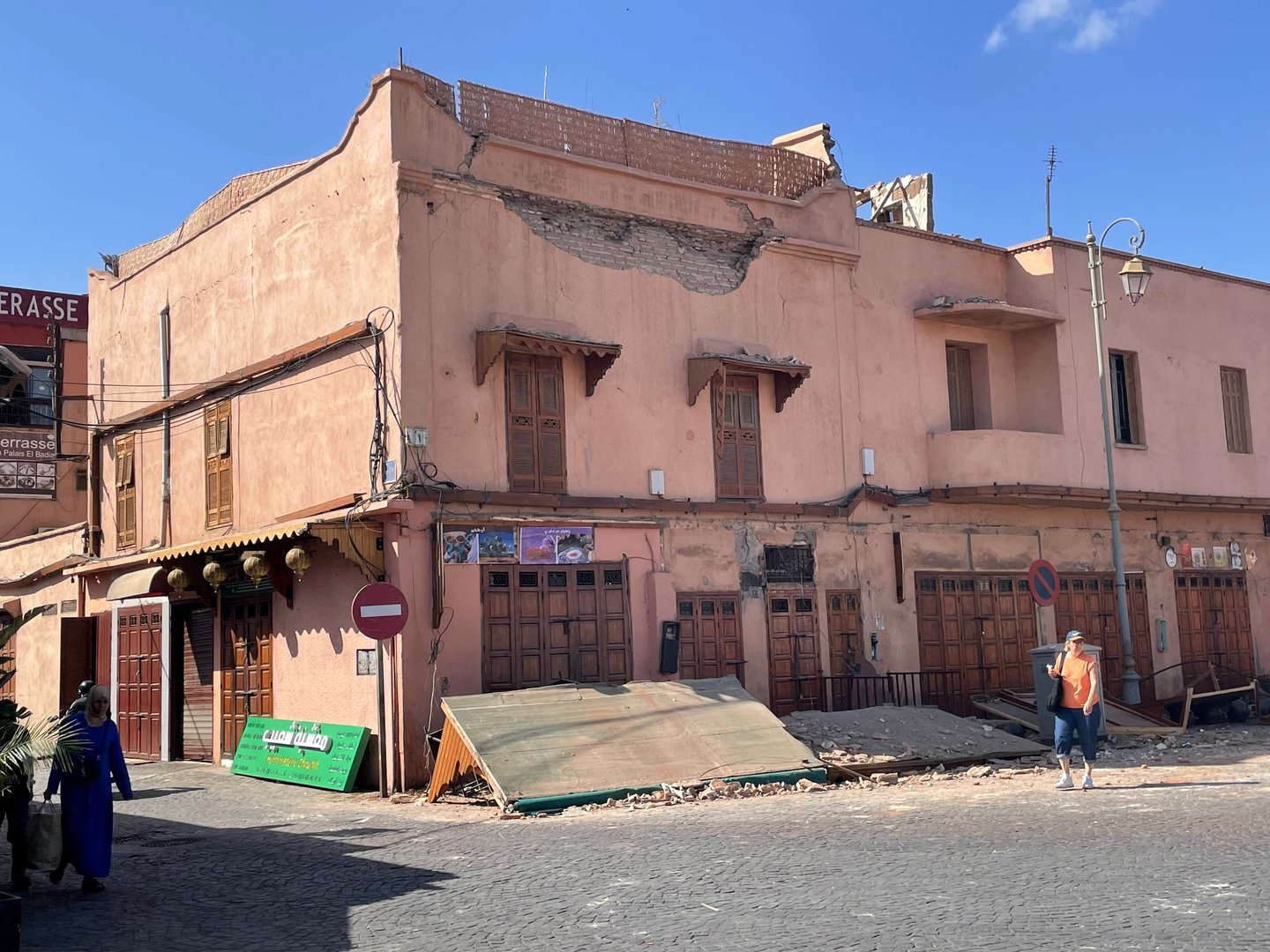 image Morocco earthquake kills more than 2,000 people, survivors sleep rough