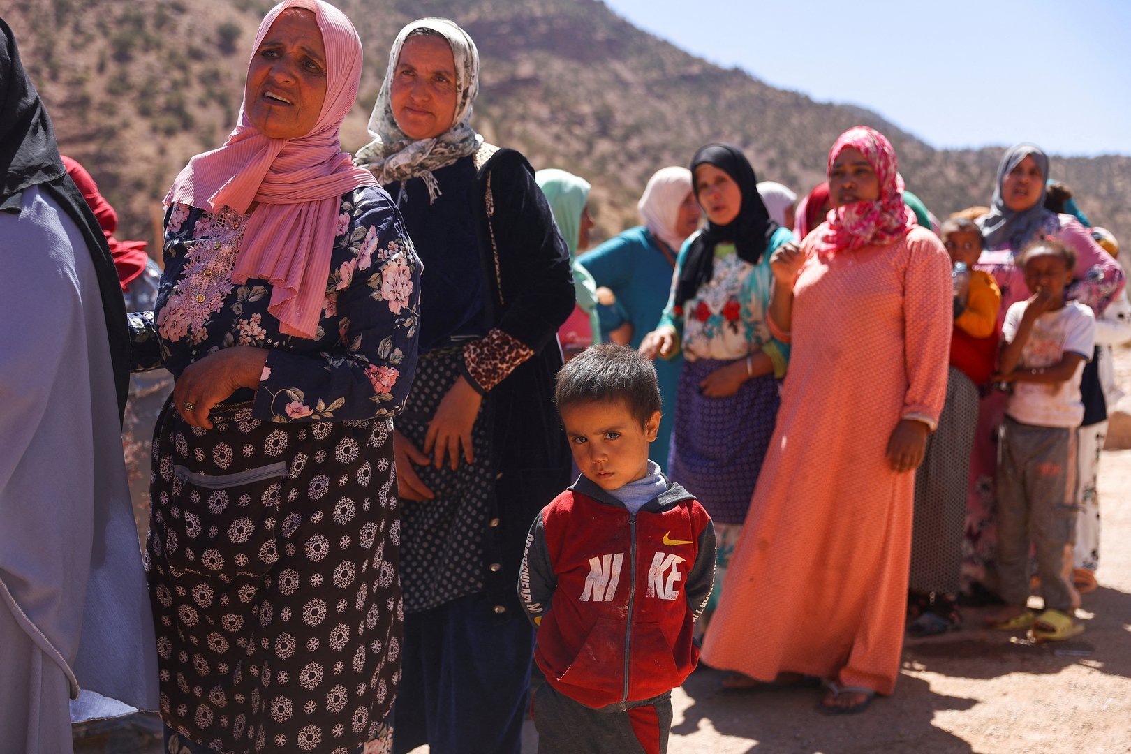 image Morocco earthquake death toll passes 2,800, survivors camp outdoors