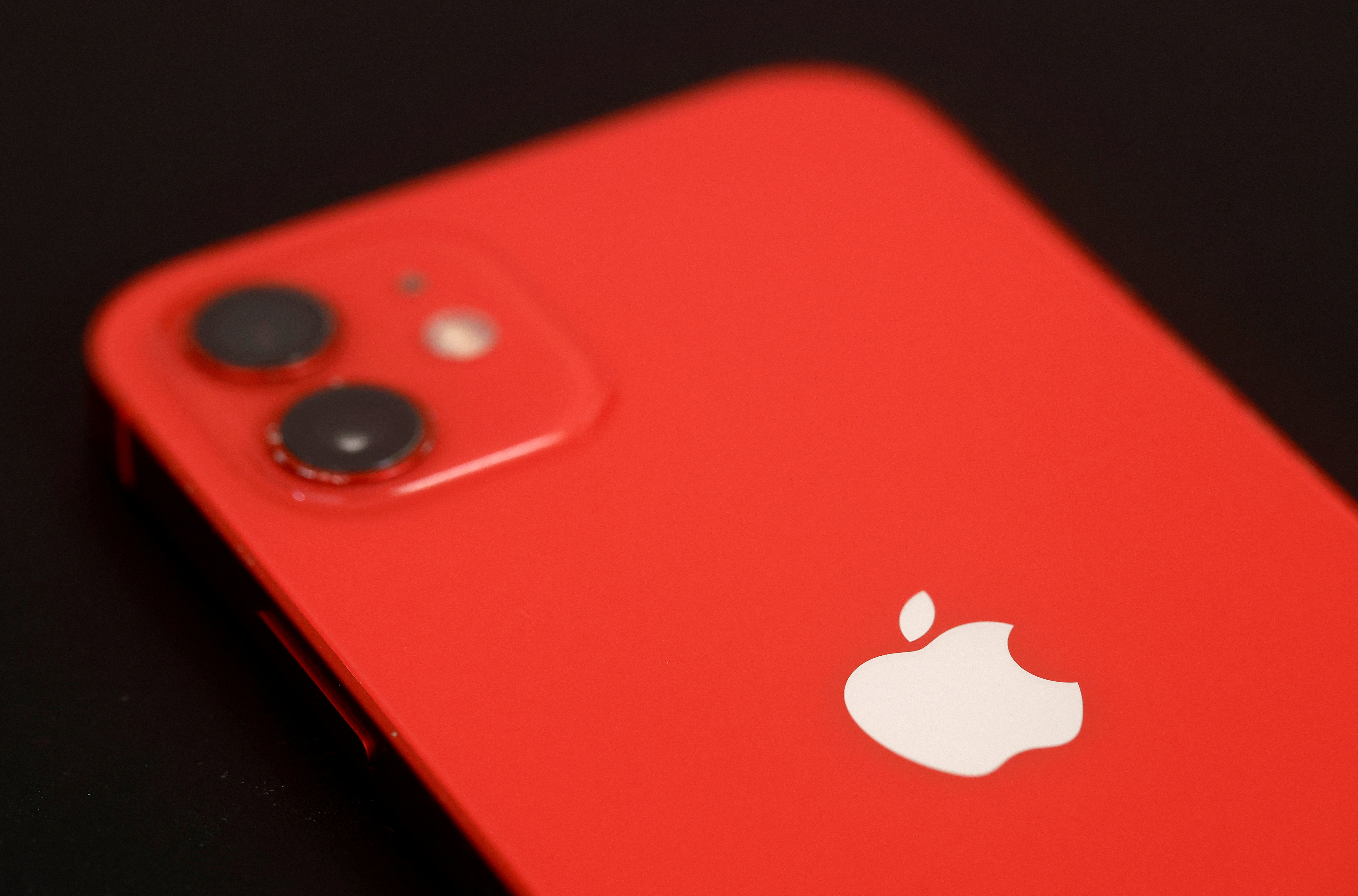 image Apple to update iPhone 12 software in France to settle radiation row