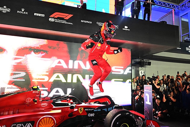 image Sainz wins Singapore Grand Prix to end Verstappen&#8217;s record run