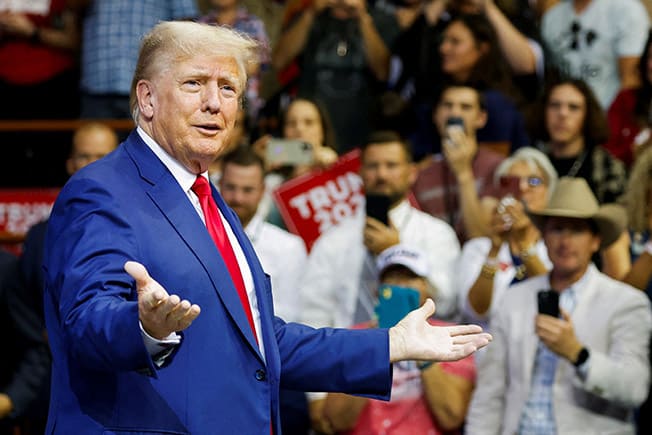 image Trump says it was his decision to persist with 2020 election challenges