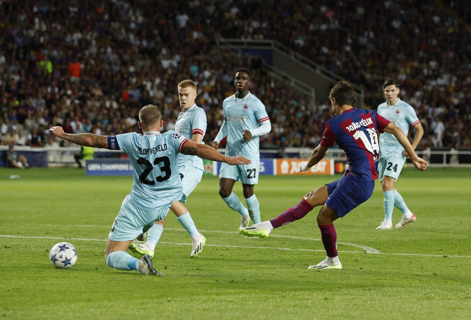 champions league group h fc barcelona v royal antwerp