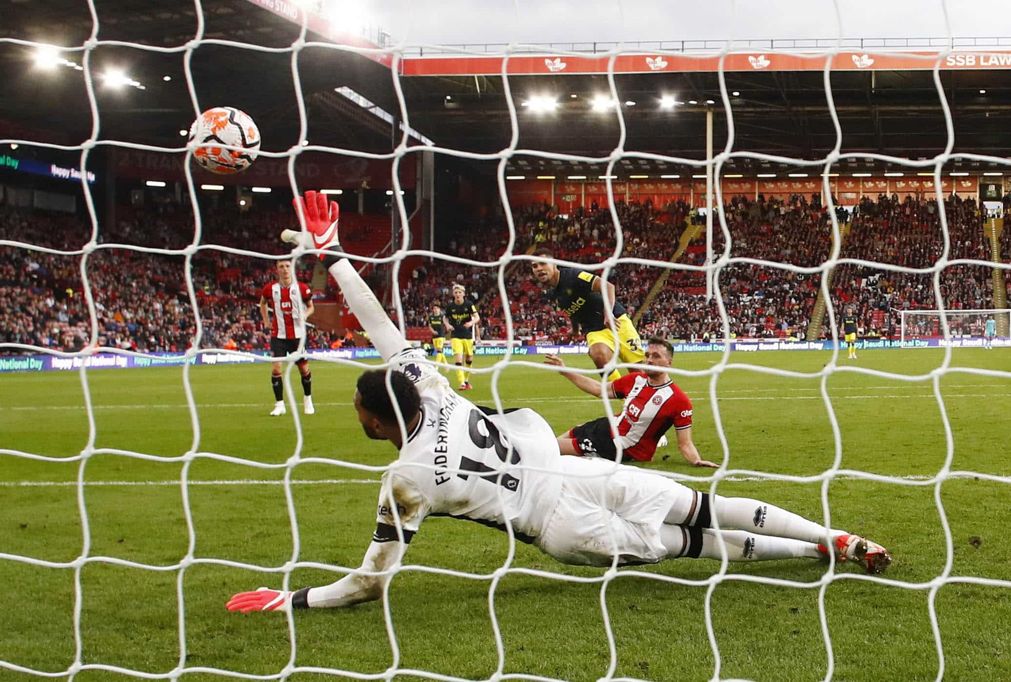 image Bullet point previews of Premier League matches