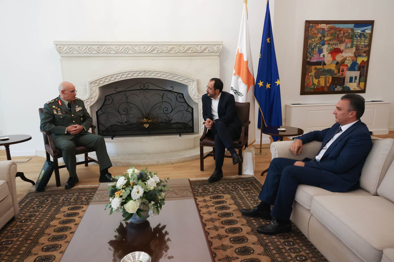 image Outgoing National Guard chief meets with president