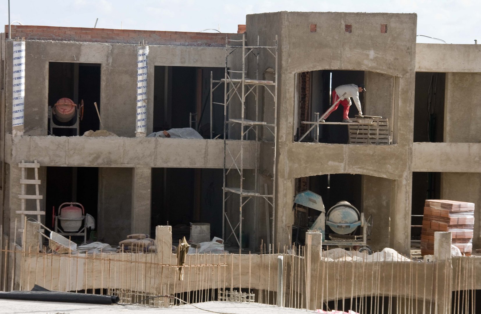 image EOAs, municipalities bogged down by building permits