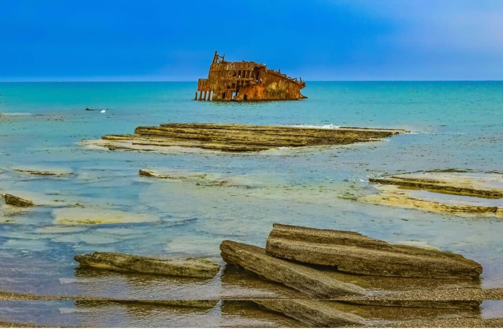 domestic tourism three star shipwreck