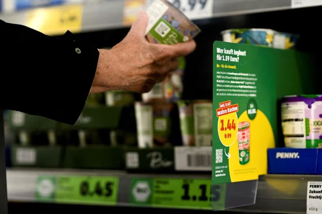 image German retail sales fall unexpectedly in August