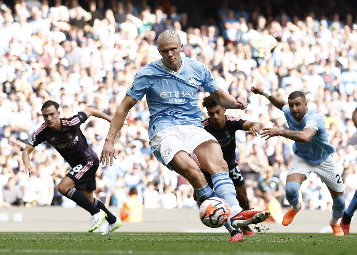 image Haaland hat-trick helps City cruise past Fulham 5-1