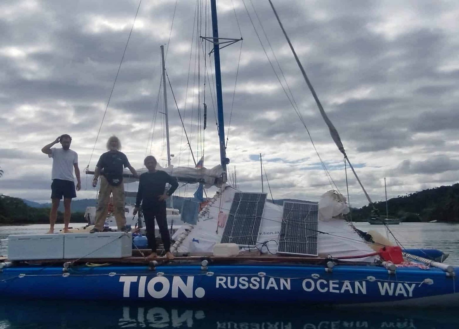 image Three rescued after sharks attack inflatable yacht off Australian coast