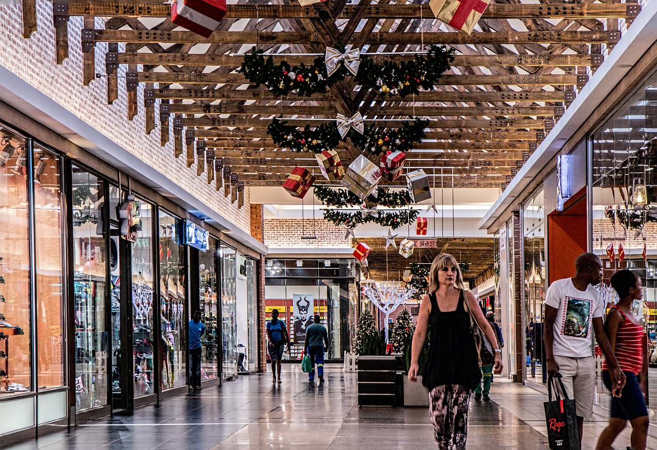 shopping mall 522619 1280 (1)