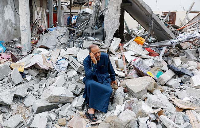 image Israel pounds Gaza with fiercest air strikes ever