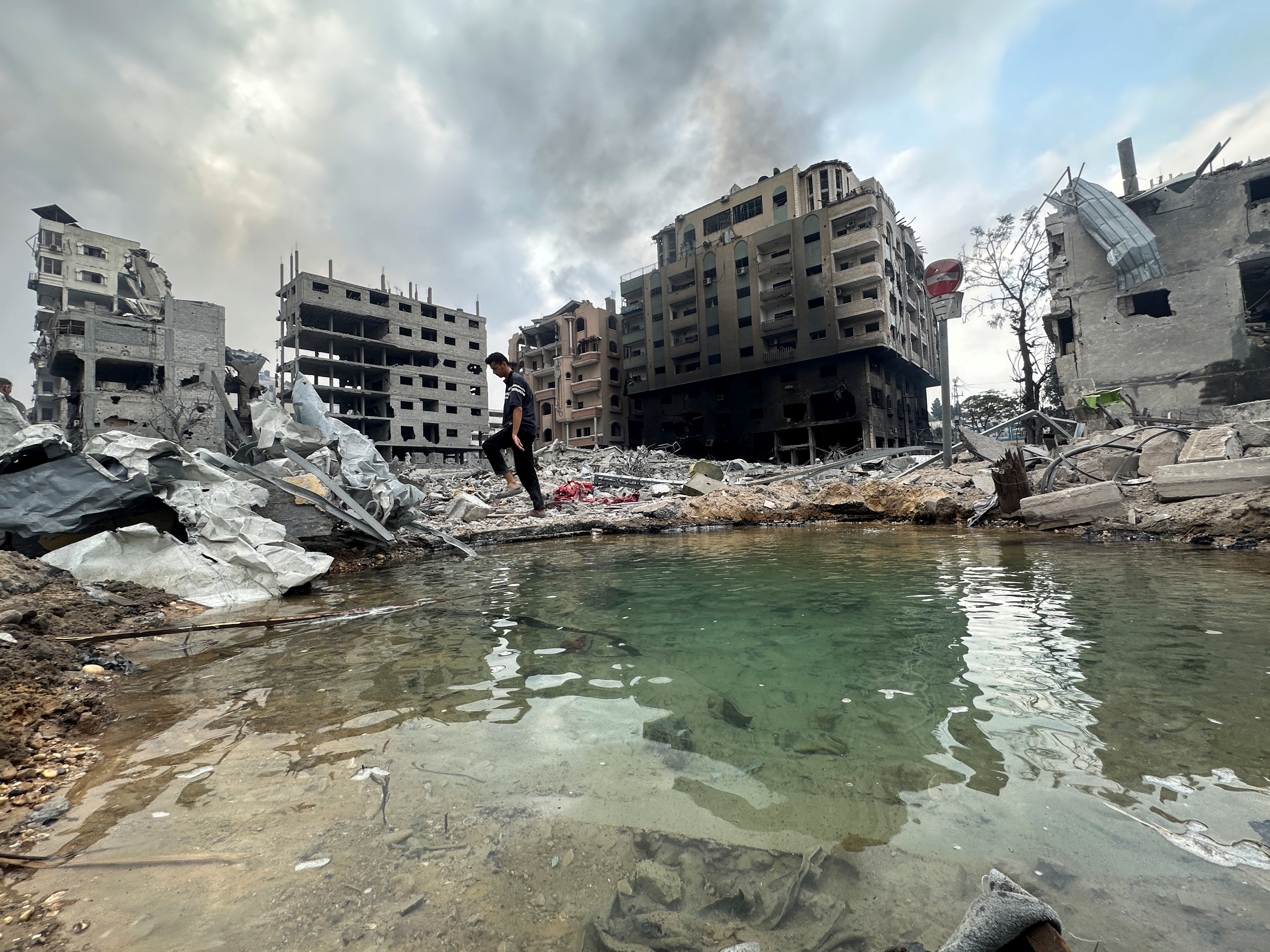 image Israel-Hamas war upends Biden&#8217;s two-pronged Mideast strategy
