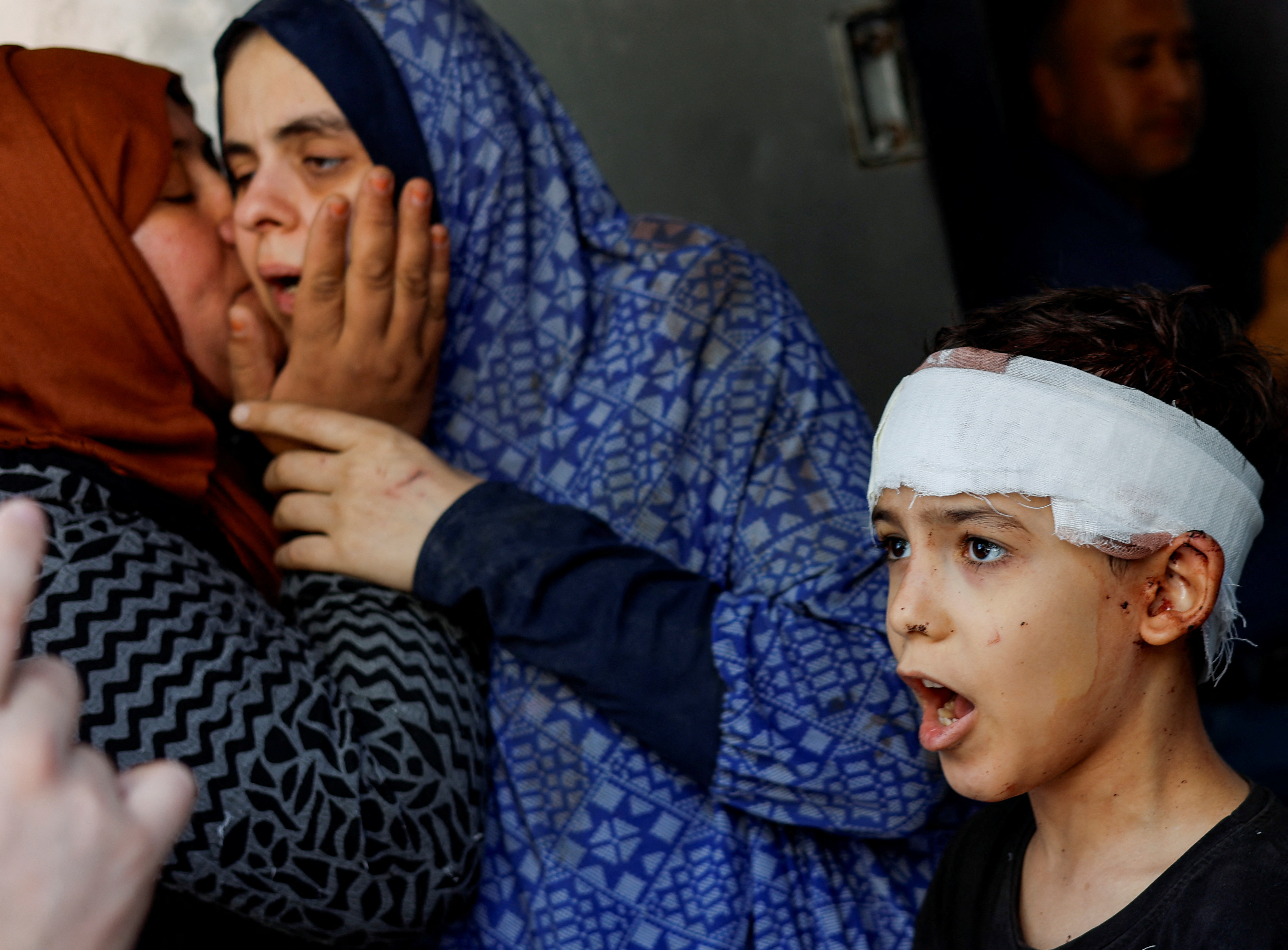 image After Hamas attack, Israeli retaliation tactics raise Gaza invasion fears