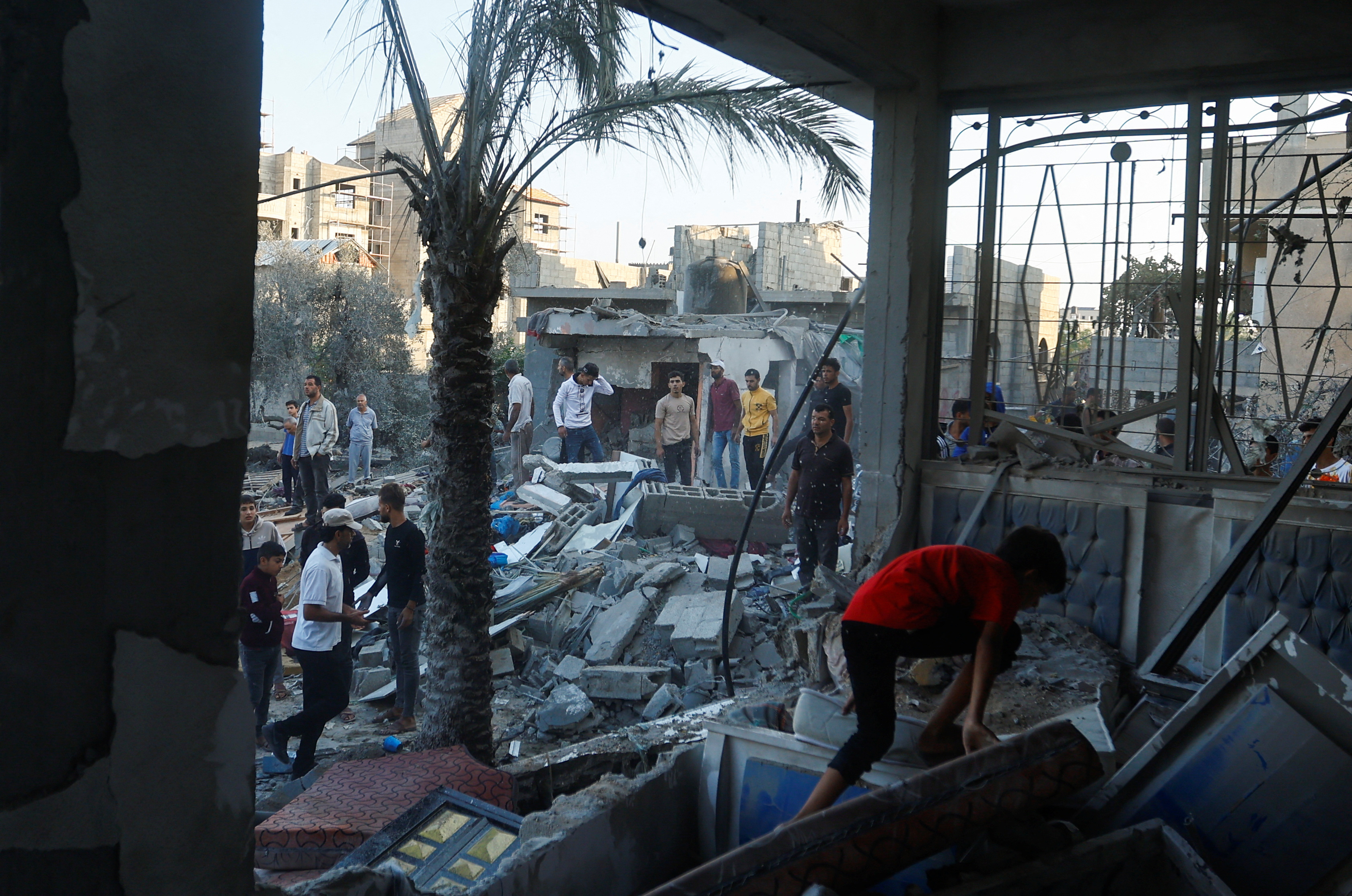 image Human Rights Watch says Israel used white phosphorus in Gaza, Lebanon