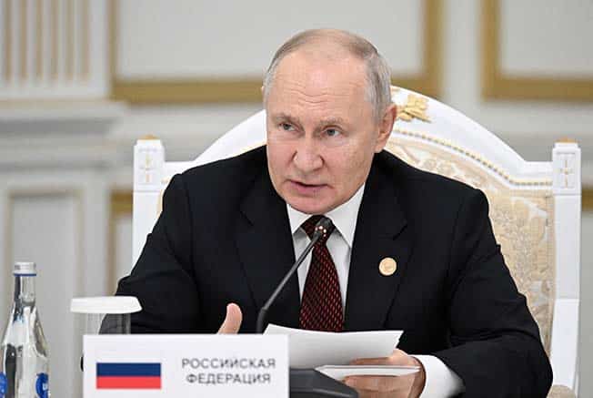 image Putin to run as independent candidate for new presidential term