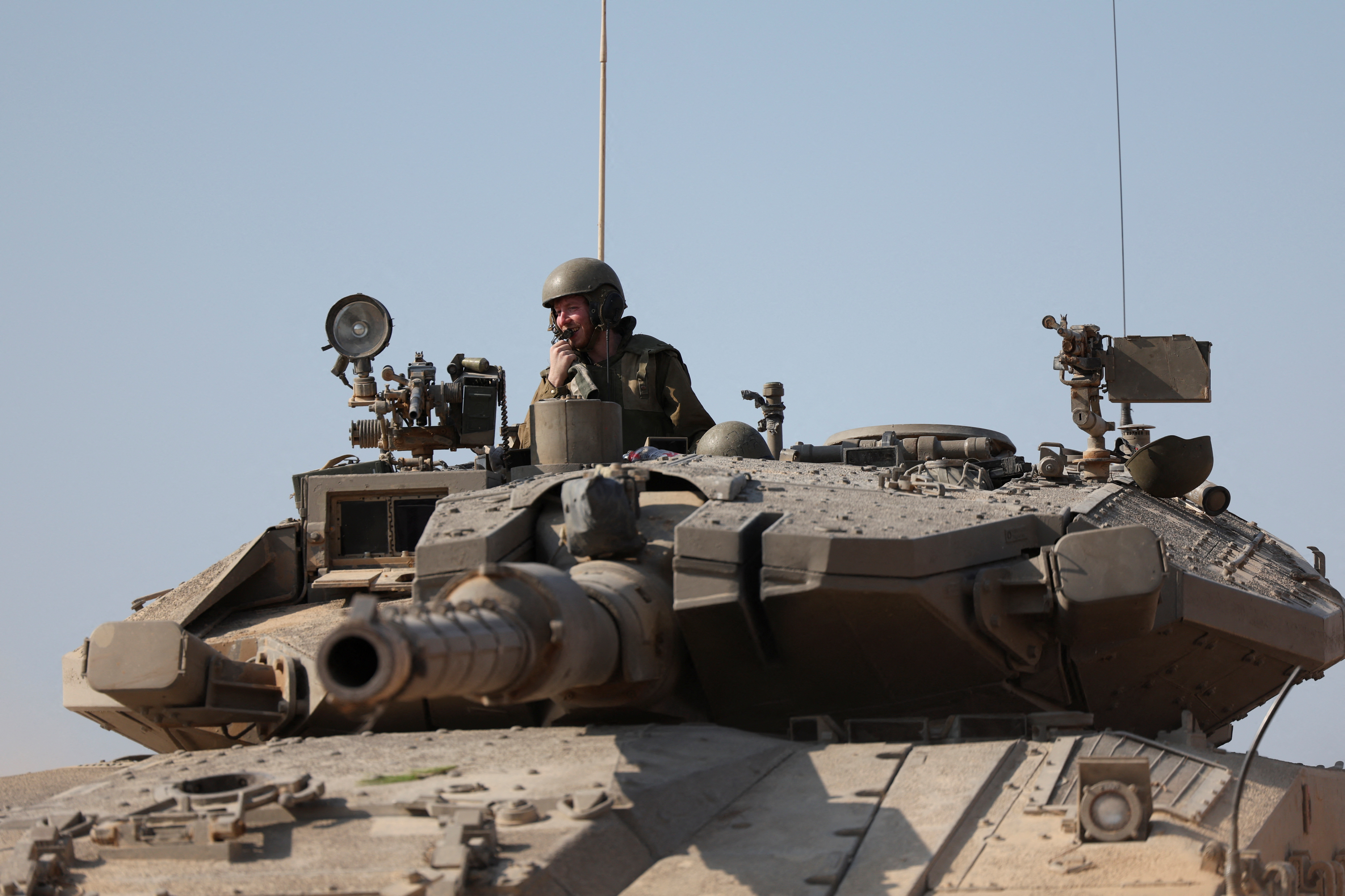 image Gaza braces for Israeli ground assault, fears of conflict spreading grow