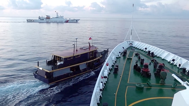 image Philippines says Chinese coastguard ‘intentionally’ collided with its boats