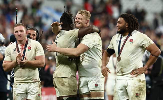 image England hold off Argentina fightback to take World Cup bronze
