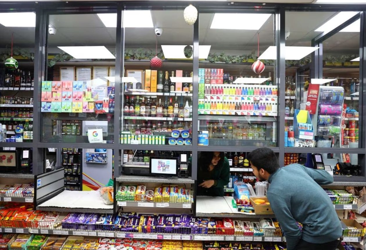 image Robbed, spat at and assaulted, British shopkeepers despair over retail crime