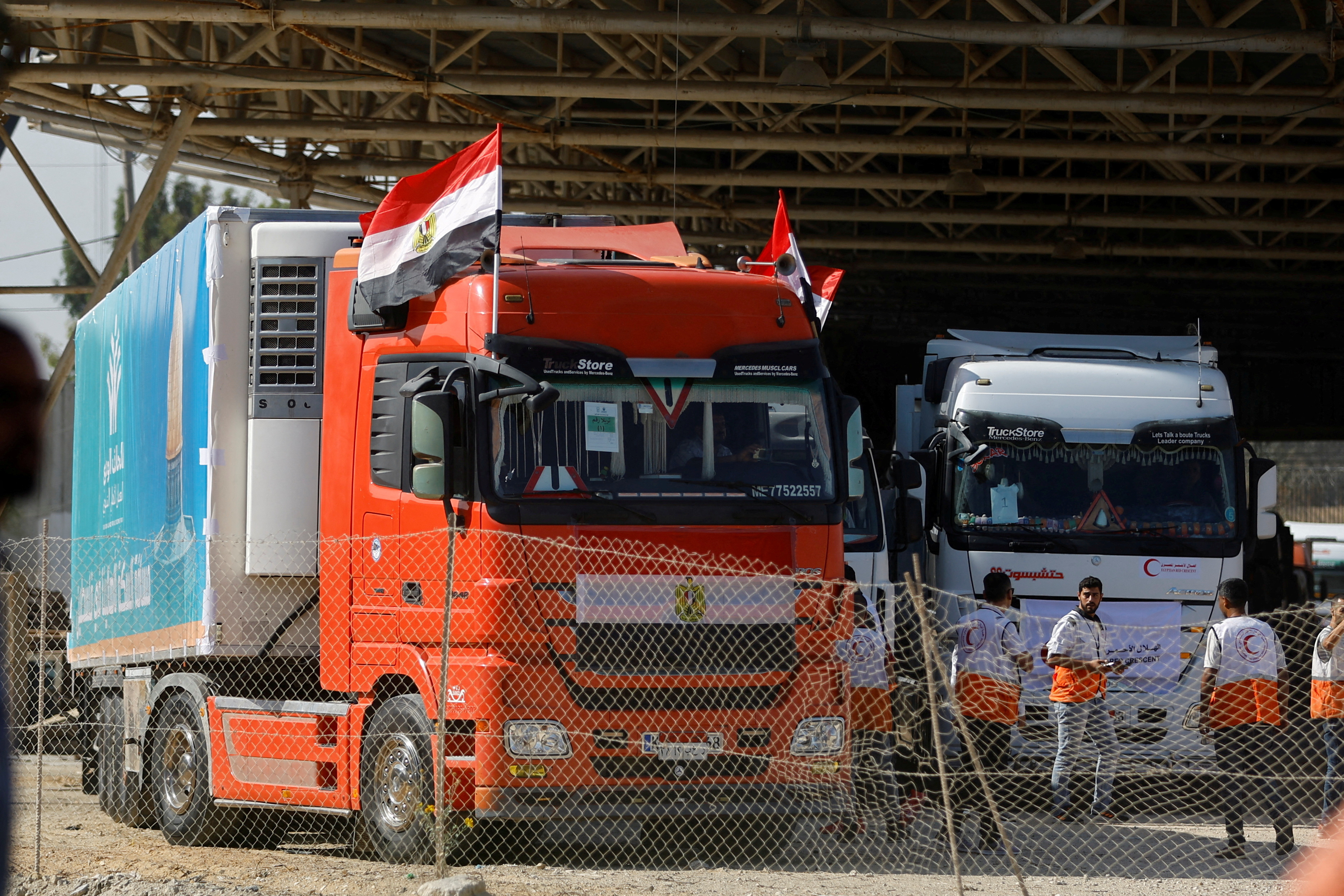 image Aid trucks enter Egypt&#8217;s Rafah border crossing with Gaza Strip (Updated)