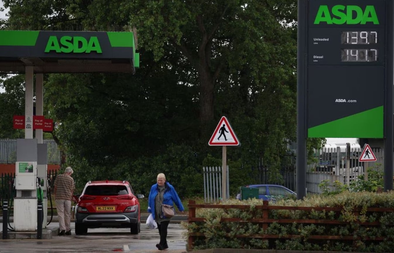 image UK consumers hunker down as fuel prices climb