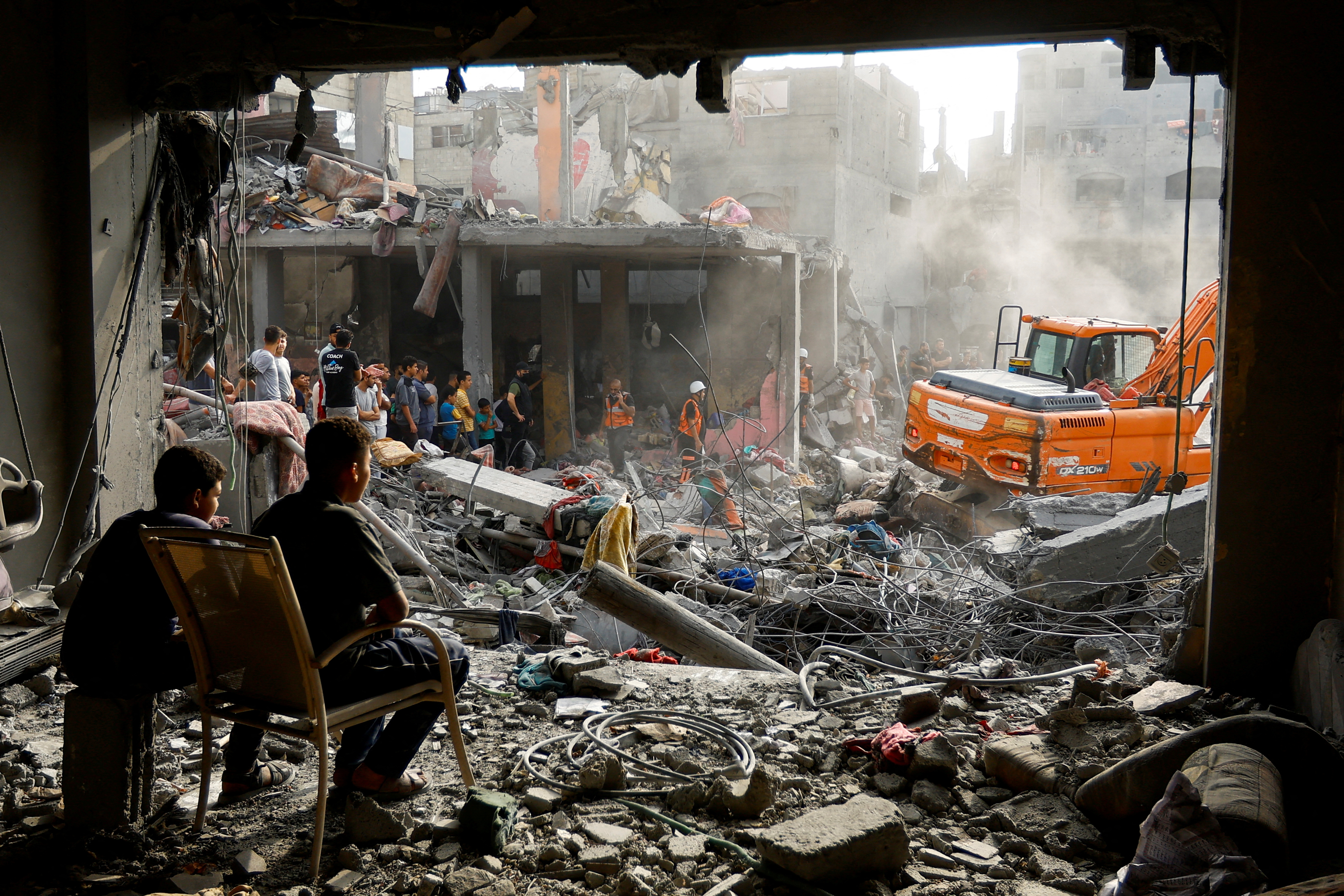 image Gaza under blackout as Israel says it attacks Hamas &#8216;everywhere&#8217;
