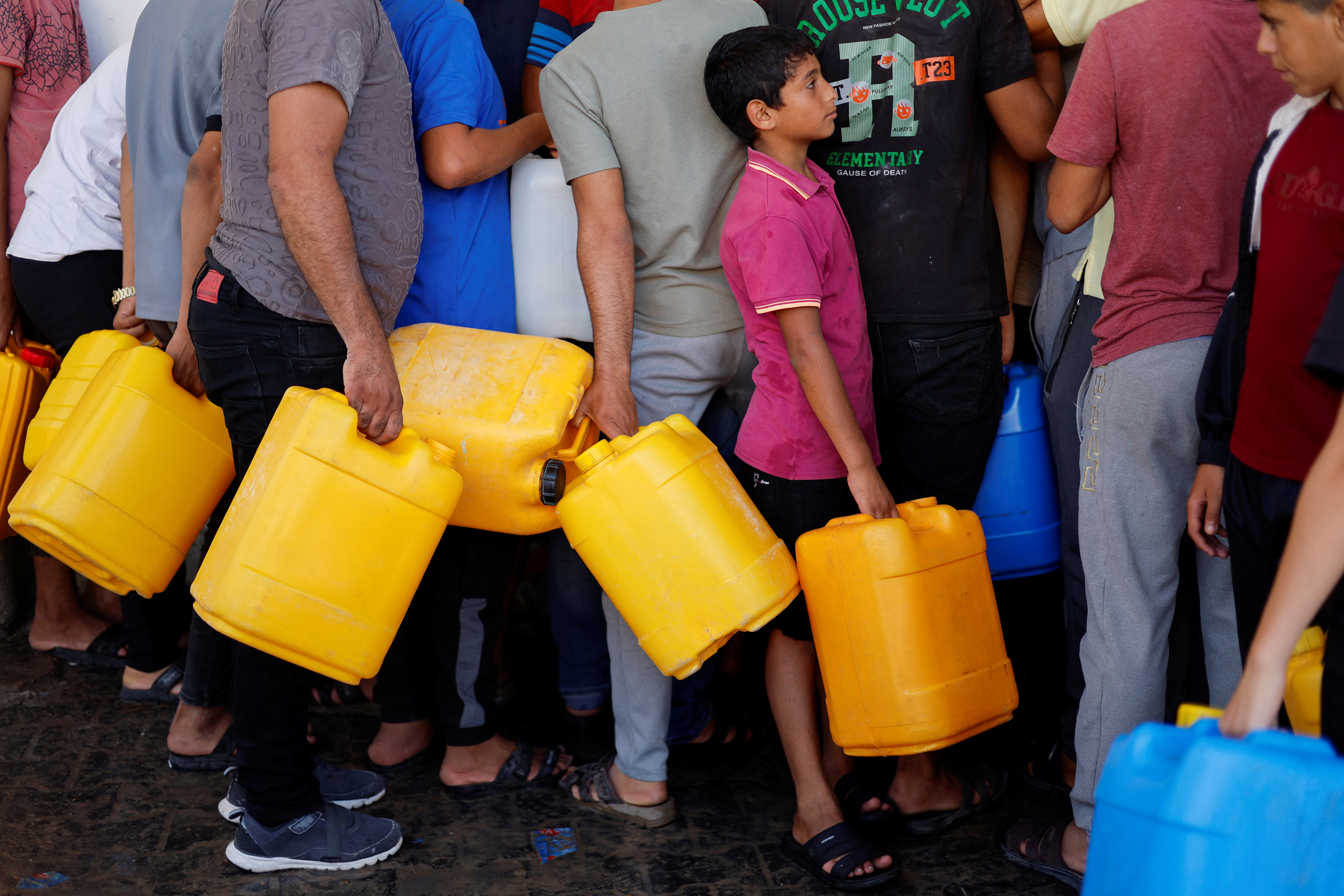 image Netanyahu vows to demolish Hamas as Israel urges Gazans south