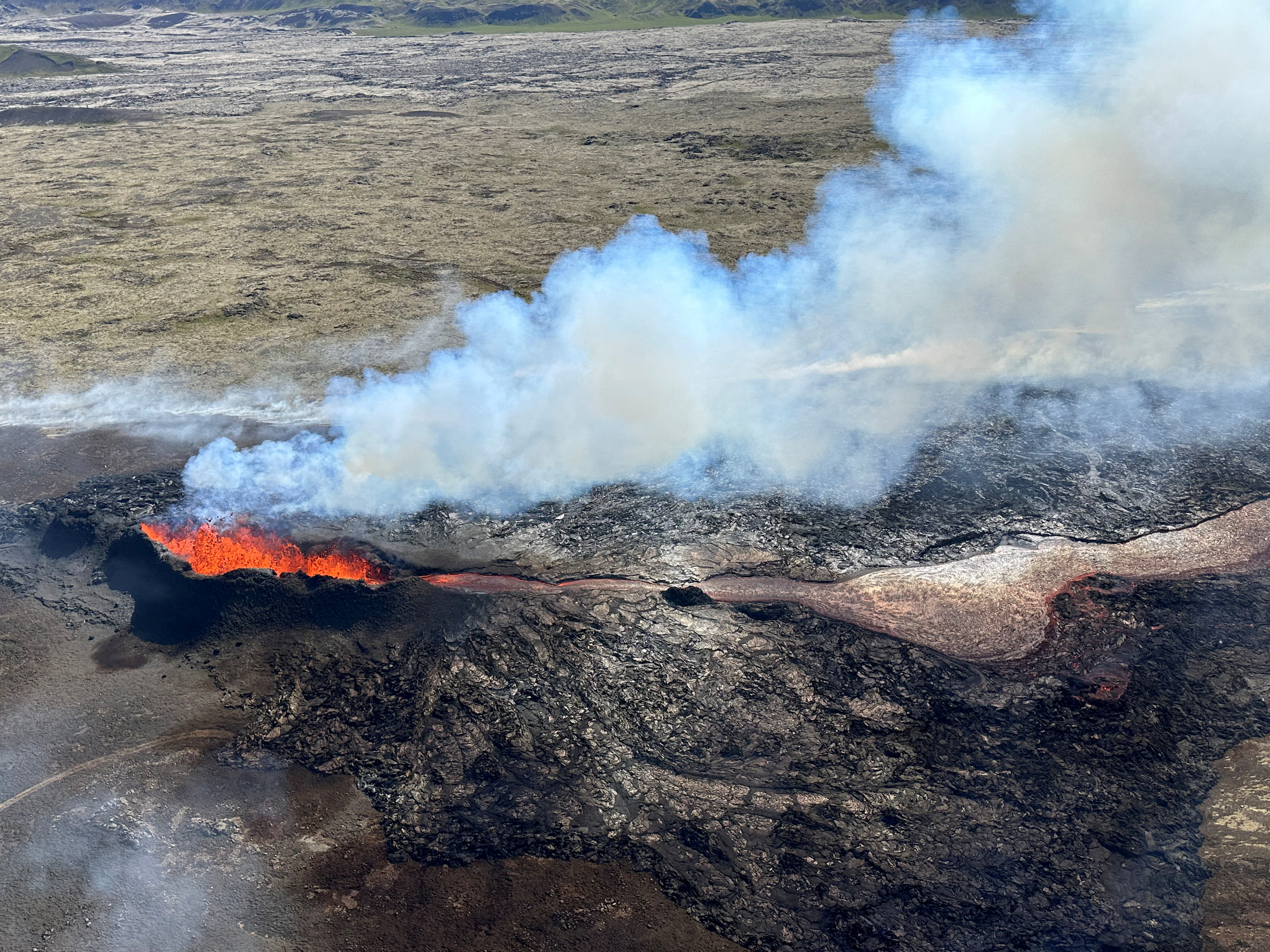 image Iceland hit by thousands of small earthquakes in volcano warning