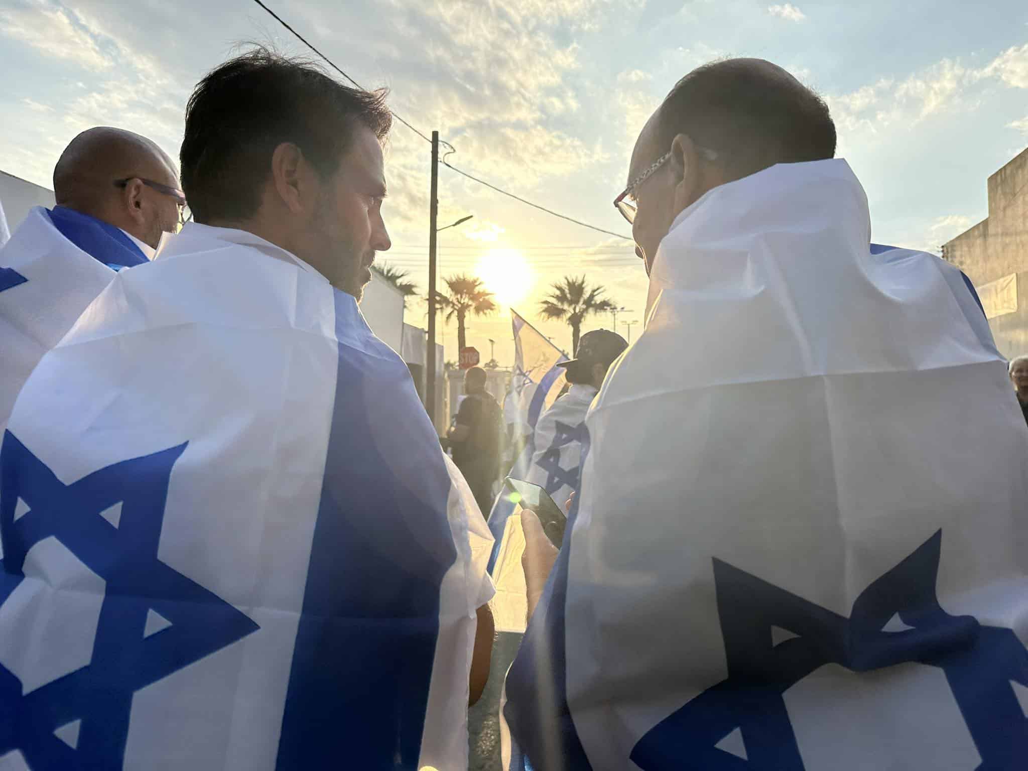 image Hundreds call for end to violence at pro Israeli rally (photos, videos)