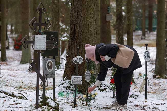 image Russians struggle to keep alive memory of Stalin&#8217;s victims