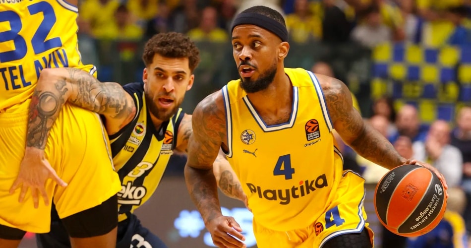 image Maccabi Tel Aviv basketball players arrive in Cyprus