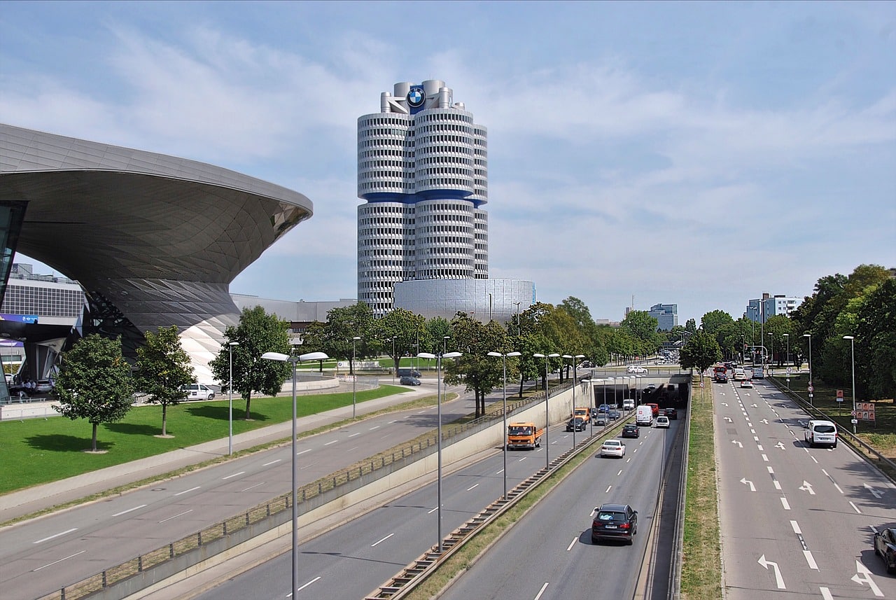 image Seven dead after police pursue suspected human smugglers on German motorway