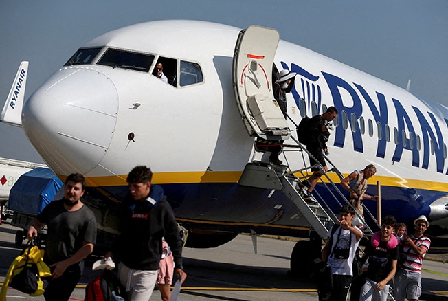 image Ryanair fights off European squeeze on its ticket prices