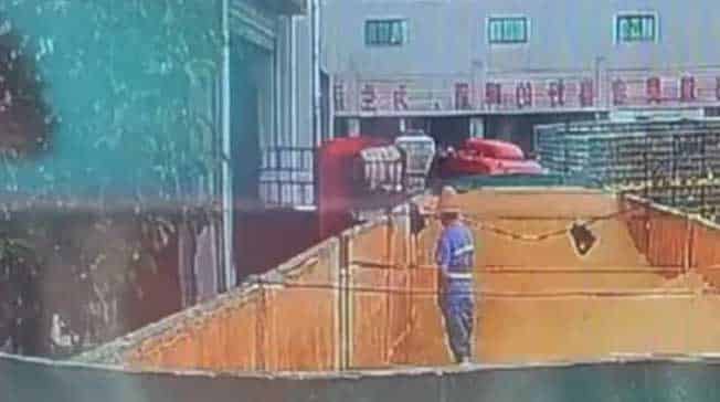 image Chinese brewer alerts police after worker filmed urinating in tank