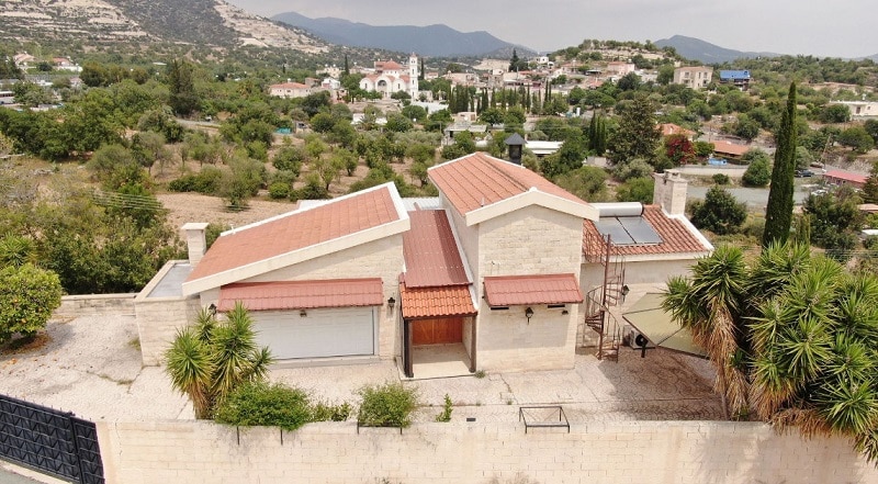 2. detached house in apesia