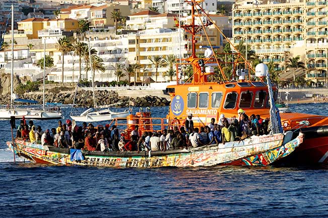 image Migrants reaching Spain&#8217;s Canary Islands near 32,000 this year