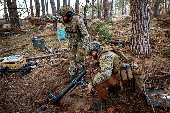 image Ukrainian troops battle exhaustion as war drags into second winter