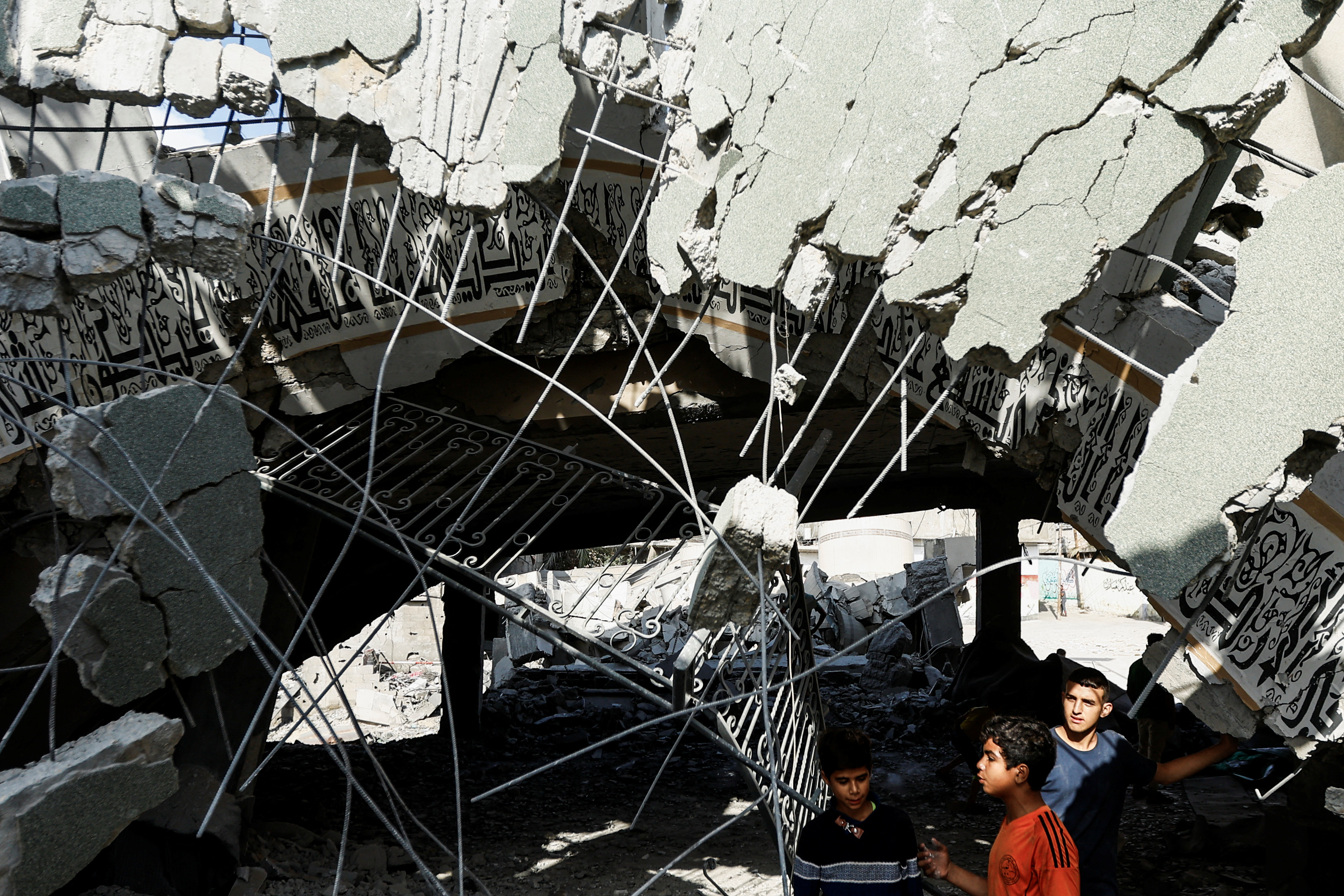 image Israel faces pressure over Gaza civilian deaths as fighting rages near hospitals