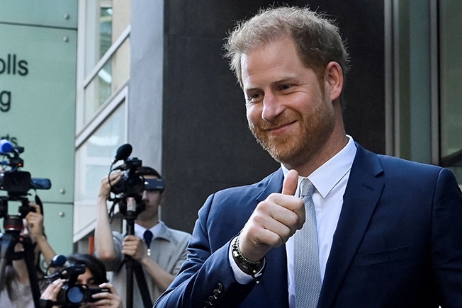 image Prince Harry and Elton John can take case against Daily Mail publisher to trial