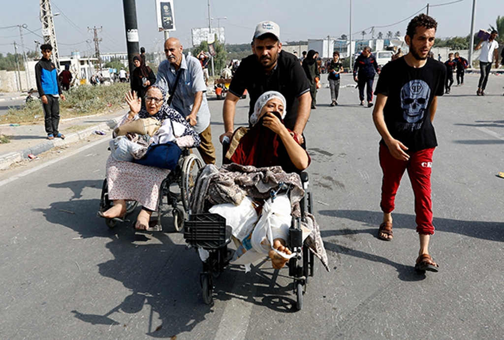 image Palestinians dig mass grave inside encircled Gaza hospital, no plan to rescue babies
