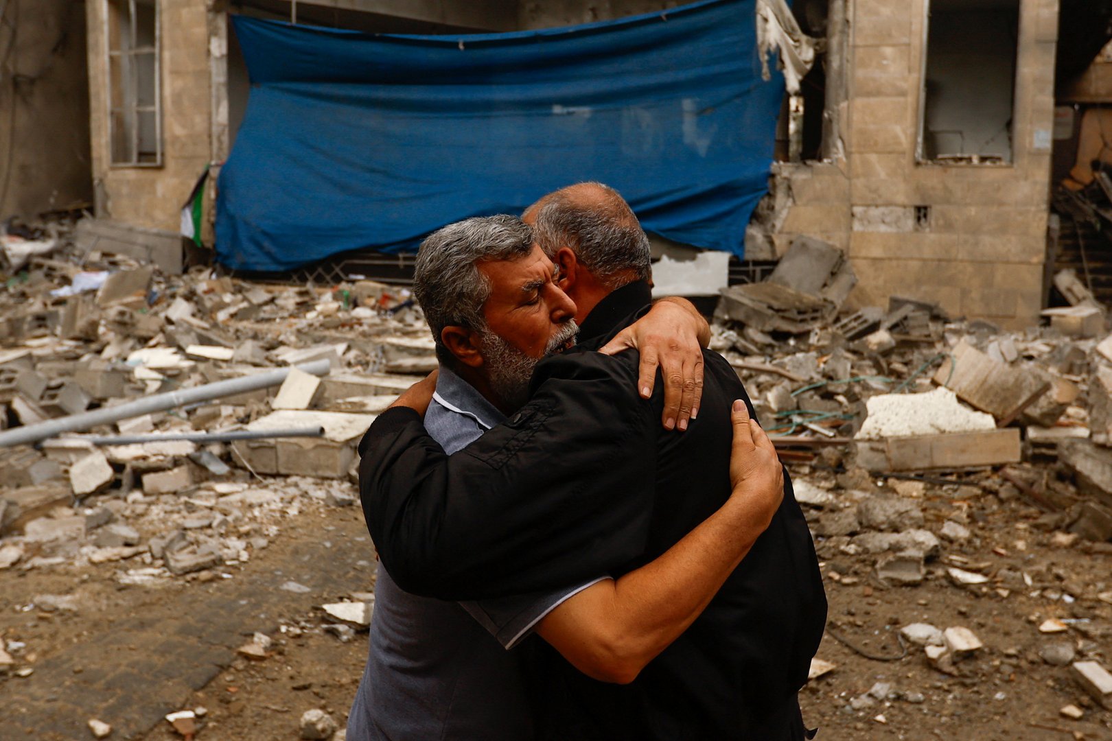 image UN Security Council calls for pauses in Gaza fighting for aid