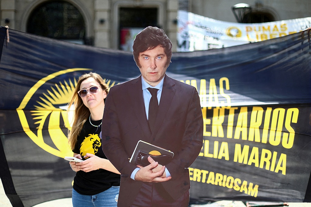 image Argentina on knife-edge as election offers clashing visions of the future
