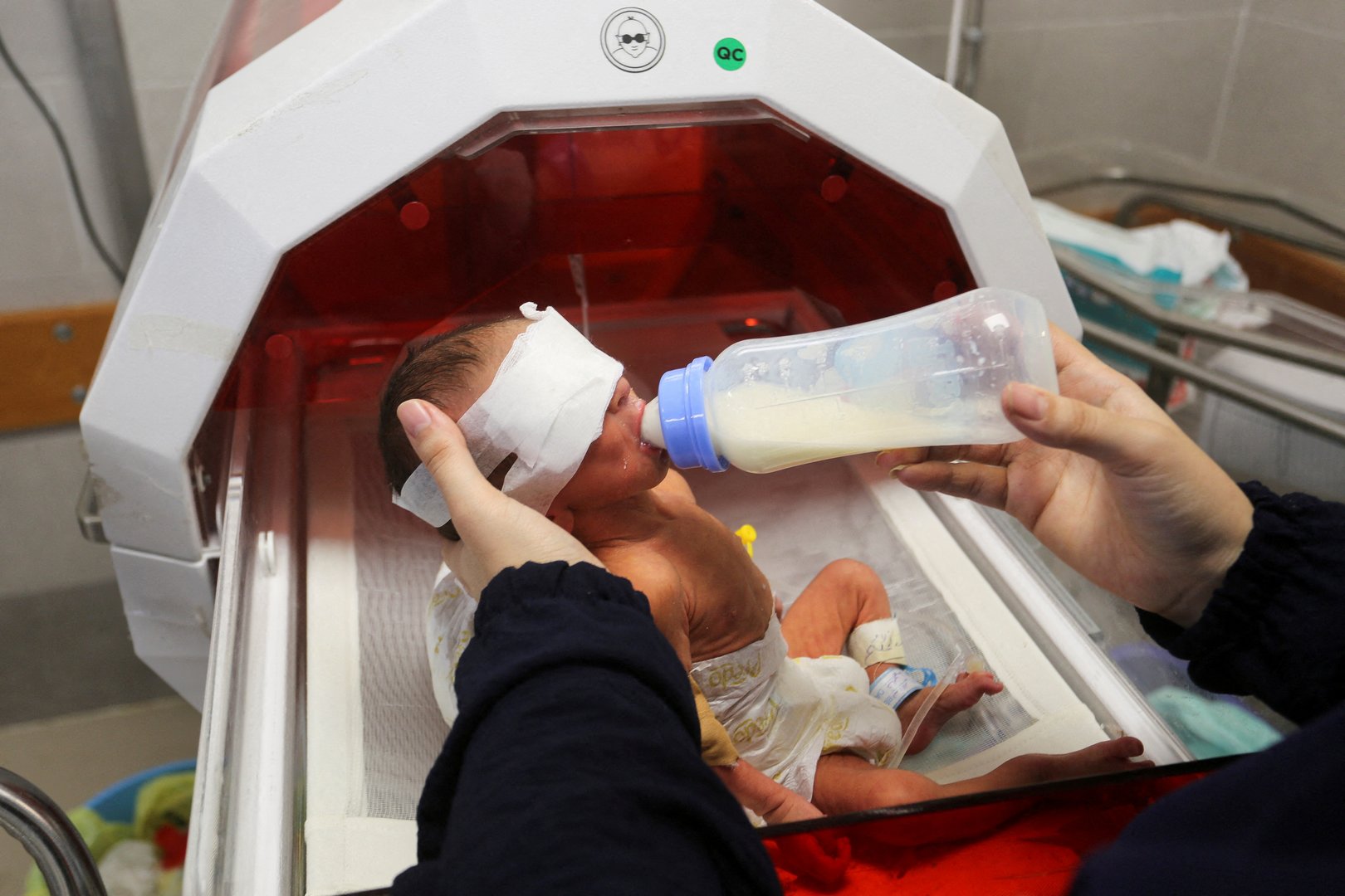 image Palestinian Red Crescent, UN agencies evacuate Al Shifa premature babies -statement