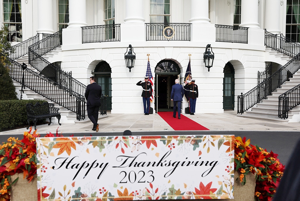 image Americans celebrate Thanksgiving on edge over world events