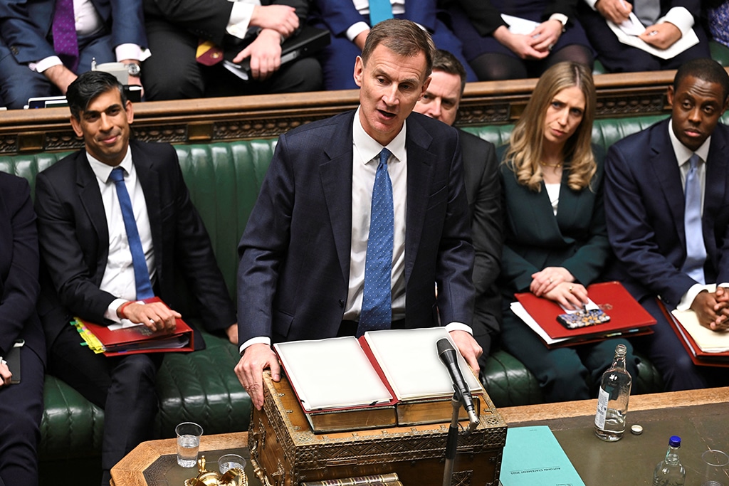 image With eye on election, UK&#8217;s Hunt cuts taxes in bid to boost economy