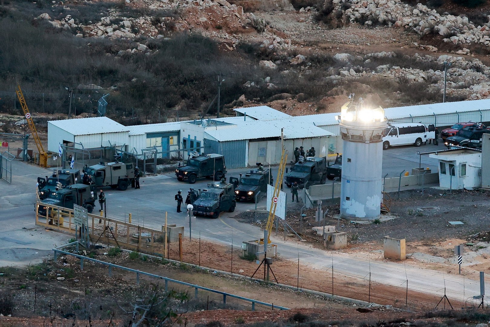 image Hamas delays hostage release, demands aid to northern Gaza