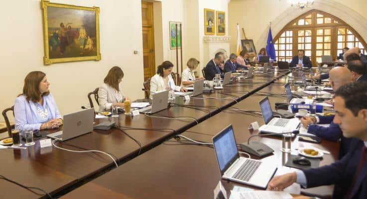 image Parties supporting president caught off guard by intention to reshuffle cabinet