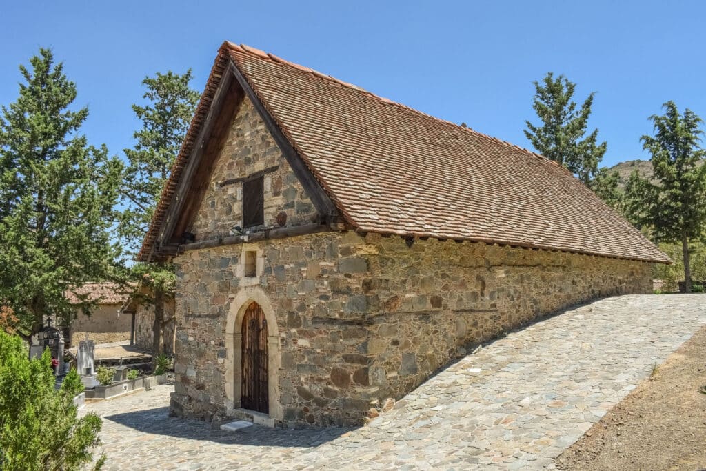 dom travel fikardou church